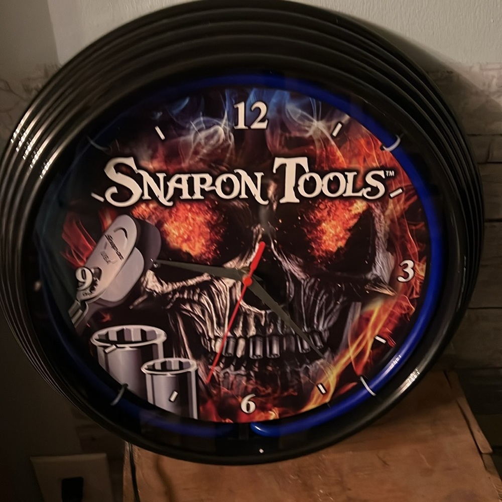 Snap on clock - Picture 2 of 2